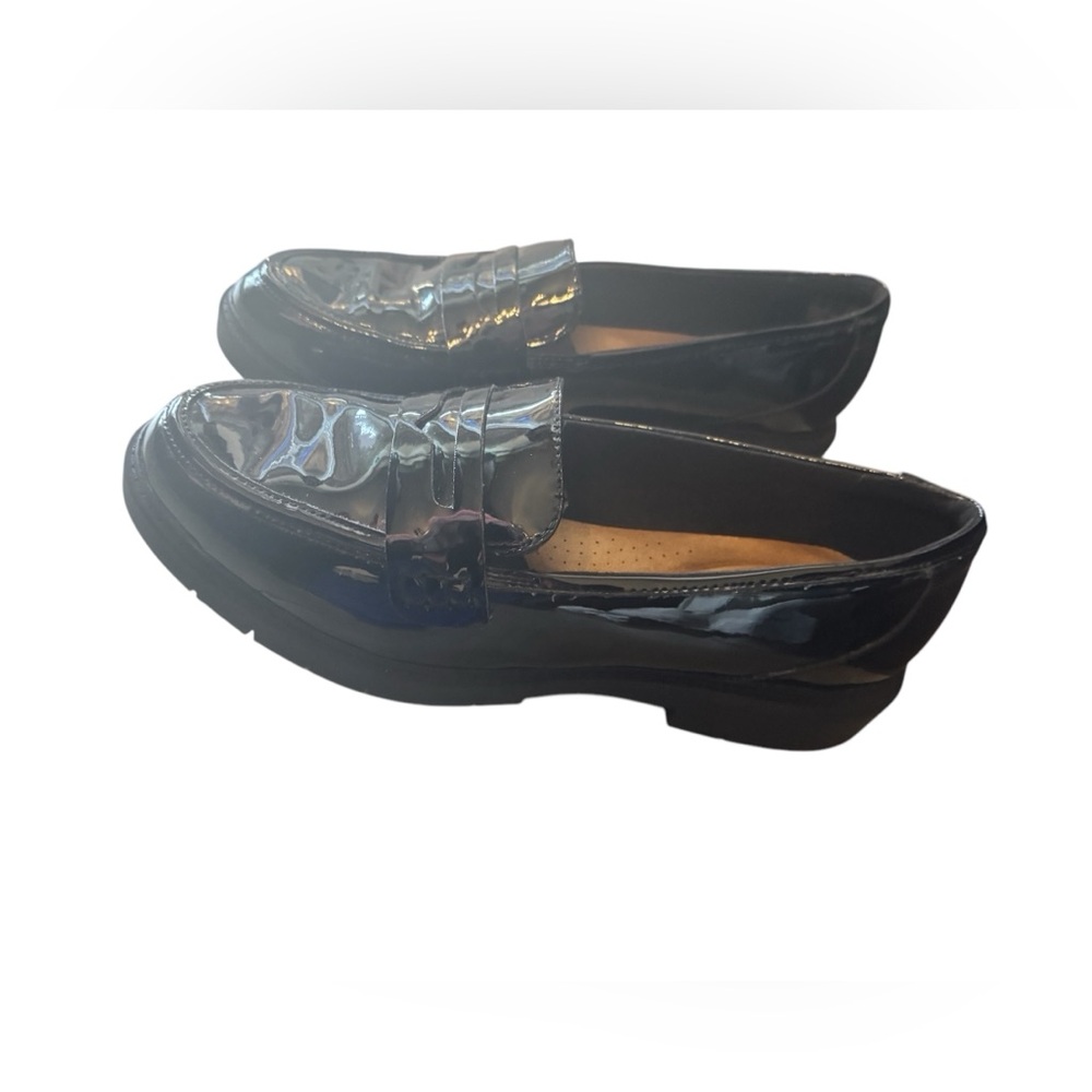 Clarks Women's Westlynn Ayla Round-Toe Penny Loafers - Picture 9 of 10
